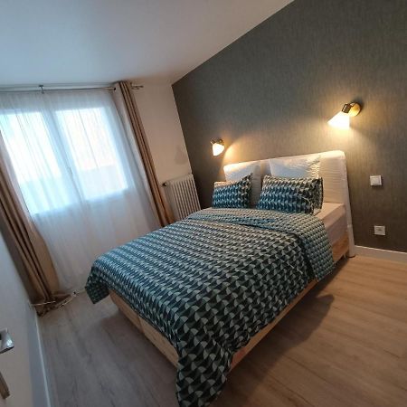 Chelles Centre Ville 2 Chambres Pres Des Bords De Marne 10 Minutes A Pieds De La Gare De Chelles-Gournay 5 Minutes De La Gare De Vaires-Sur-Marne 20 Minutes De Disneyland Jusqu'A 5 Couchages Possibles Luaran gambar