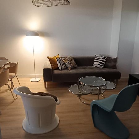 Chelles Centre Ville 2 Chambres Pres Des Bords De Marne 10 Minutes A Pieds De La Gare De Chelles-Gournay 5 Minutes De La Gare De Vaires-Sur-Marne 20 Minutes De Disneyland Jusqu'A 5 Couchages Possibles Luaran gambar
