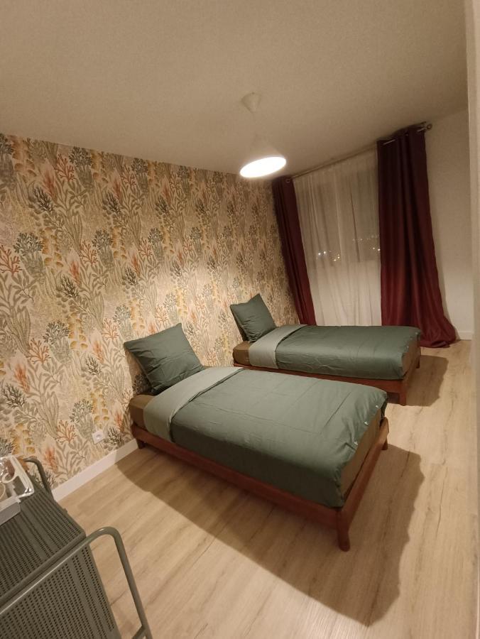 Chelles Centre Ville 2 Chambres Pres Des Bords De Marne 10 Minutes A Pieds De La Gare De Chelles-Gournay 5 Minutes De La Gare De Vaires-Sur-Marne 20 Minutes De Disneyland Jusqu'A 5 Couchages Possibles Luaran gambar