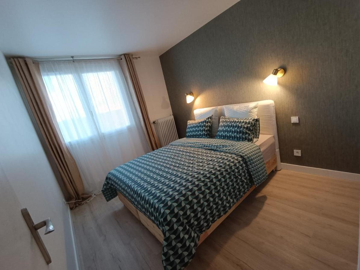 Chelles Centre Ville 2 Chambres Pres Des Bords De Marne 10 Minutes A Pieds De La Gare De Chelles-Gournay 5 Minutes De La Gare De Vaires-Sur-Marne 20 Minutes De Disneyland Jusqu'A 5 Couchages Possibles Luaran gambar