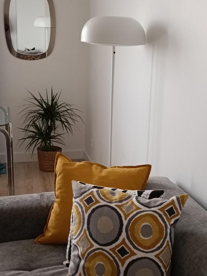 Chelles Centre Ville 2 Chambres Pres Des Bords De Marne 10 Minutes A Pieds De La Gare De Chelles-Gournay 5 Minutes De La Gare De Vaires-Sur-Marne 20 Minutes De Disneyland Jusqu'A 5 Couchages Possibles Luaran gambar