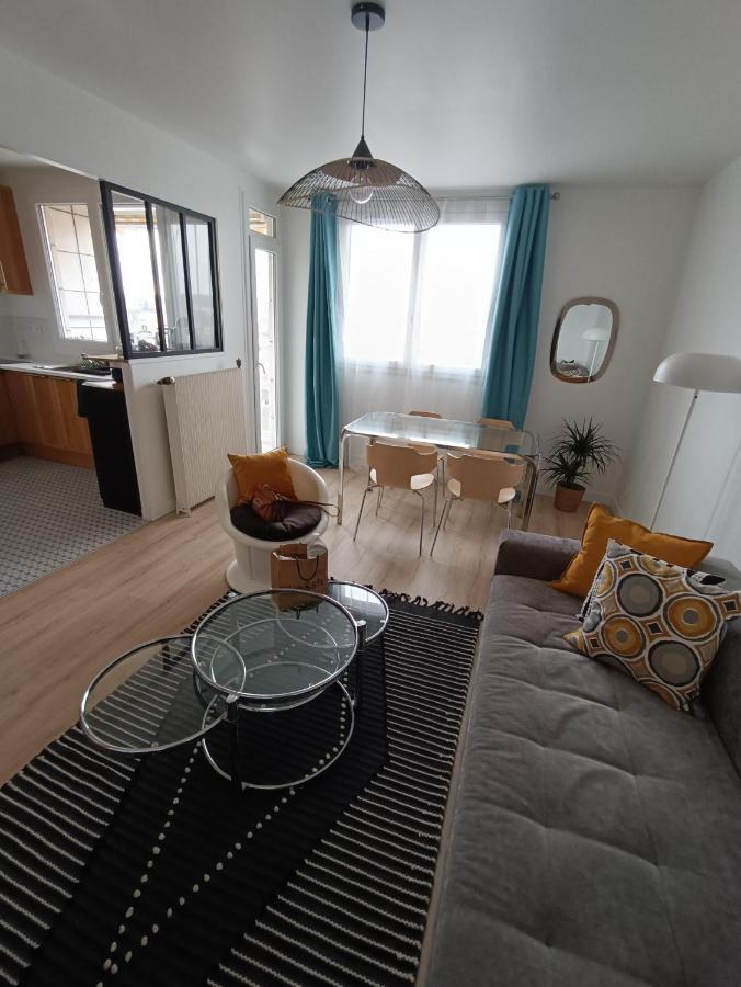 Chelles Centre Ville 2 Chambres Pres Des Bords De Marne 10 Minutes A Pieds De La Gare De Chelles-Gournay 5 Minutes De La Gare De Vaires-Sur-Marne 20 Minutes De Disneyland Jusqu'A 5 Couchages Possibles Luaran gambar