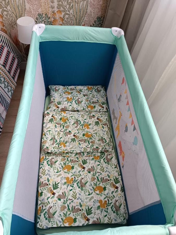 Chelles Centre Ville 2 Chambres Pres Des Bords De Marne 10 Minutes A Pieds De La Gare De Chelles-Gournay 5 Minutes De La Gare De Vaires-Sur-Marne 20 Minutes De Disneyland Jusqu'A 5 Couchages Possibles Luaran gambar