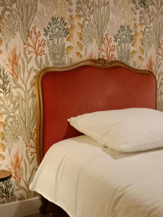 Chelles Centre Ville 2 Chambres Pres Des Bords De Marne 10 Minutes A Pieds De La Gare De Chelles-Gournay 5 Minutes De La Gare De Vaires-Sur-Marne 20 Minutes De Disneyland Jusqu'A 5 Couchages Possibles Luaran gambar